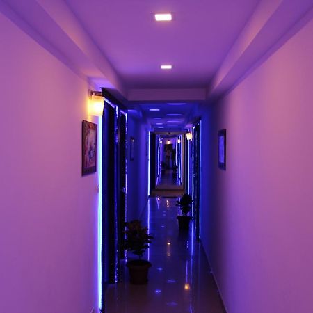 Hotel Kum Kum Adalaj Exteriér fotografie