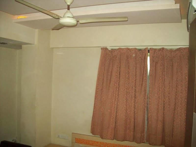 Hotel Kum Kum Adalaj Exteriér fotografie